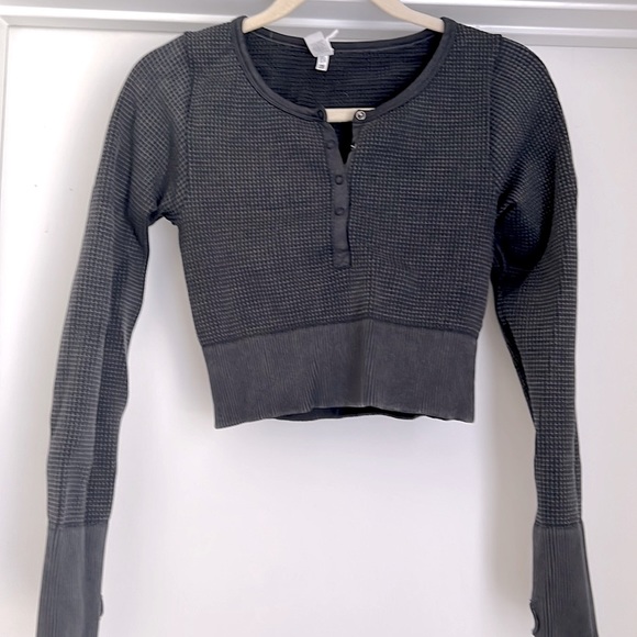 aerie Tops - Cropped aerie Offline waffle long sleeve top w thumb holes
